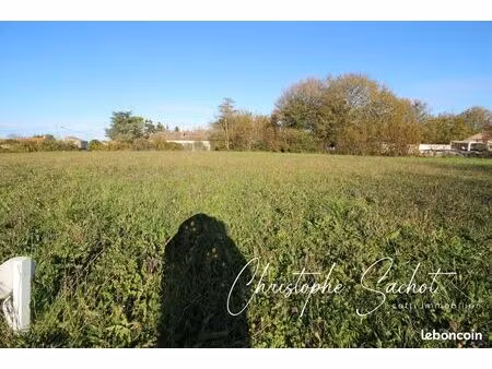 terrain 1570 m² la foye-monjault