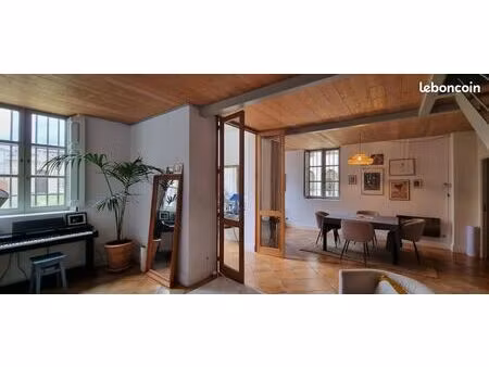 maison de ville au calme climatisée 2 chambres avec exterieur et parking possible