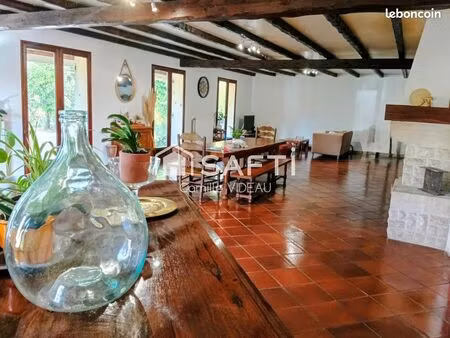 propriété 5 pièces 196 m²