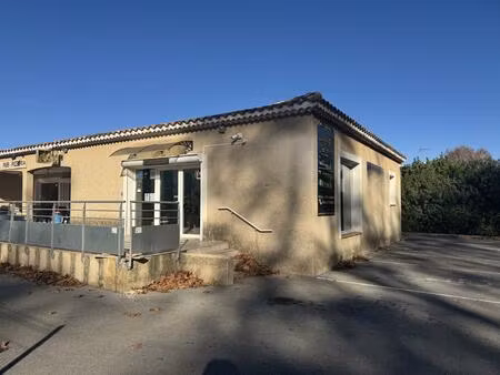 lezan proche centre ville beau local commercial