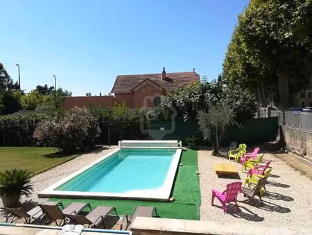 sarrians villa avec piscine sur 1106 m² de terrain