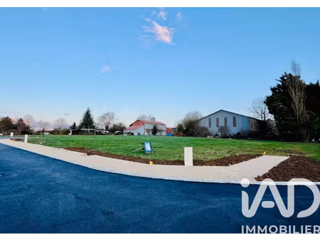vente terrain à bâtir 703 m²