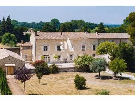 prestigieuse maison de campagne de 240 m2 en location oppède le vieux  provence-alpes-côte
