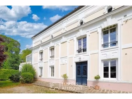appartement de charme avec terrasse au sein d'un château