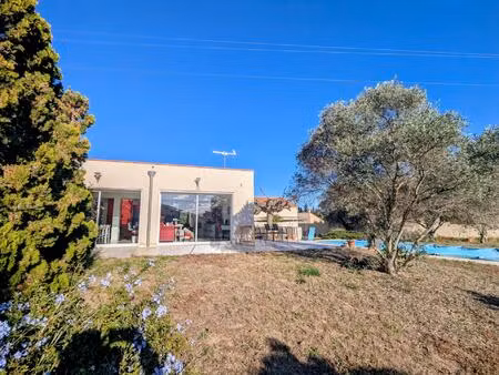 villa plain pied avec piscine et grand garage