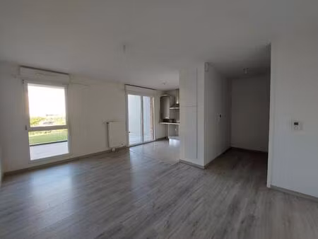 location appartement 2 pièces 51m² isneauville 76230