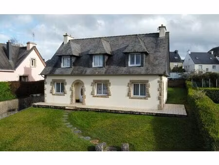 maison rostrenen 138.6 m² t-6 à vendre  164 300 €