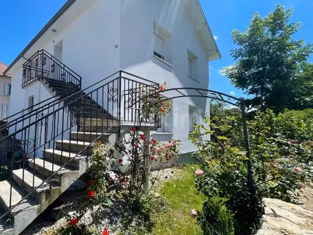 jolie maison avec 2 appartements et jardin