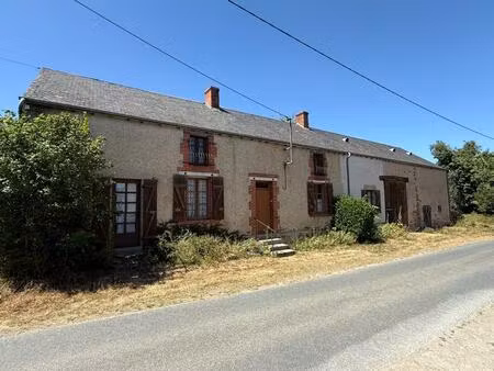 vente d'une longère avec dépendances à pouligny notre dame