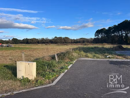 terrain tosse 568 m2