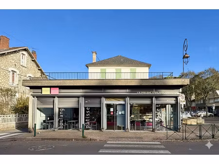 vente commerce 4 pièces 140 m² figeac (46100)