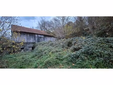 grange avec partie habitation à rénover entièrement sur terrain 740 m² au calme  beau pote