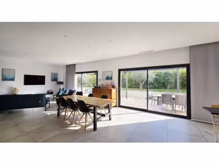 vente maison 5 pièces 162 m² à vernègues (13116)  684 000 €