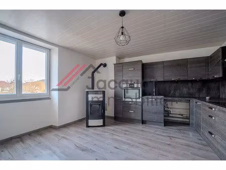 vente appartement 3 pièces 82.8 m² à champagnole (39300)  149 500 €