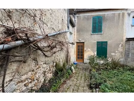 location maison  m² t-3 à crouttes-sur-marne  860 €