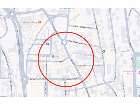 murs commerciaux - 260m2 + stationnement et réserve