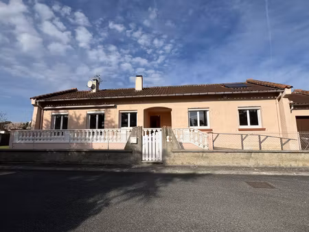 maison t4 en plain pied de 106 m2 située à roquettes