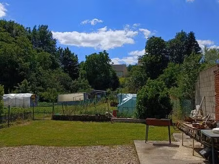 maison avec beau jardin à pouru saint rémy