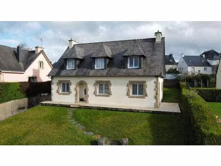 vente maison à rostrenen (22110) : à vendre / 139m² rostrenen