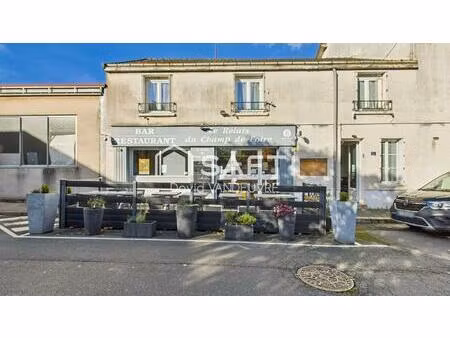 local rare en centre-ville avec fort potentiel.