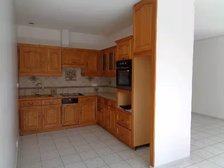 location appartement 3 pièces 71 m² à maintenon (28130)  820 €