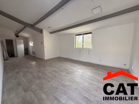 location locaux professionnels 36 m² à saint-mammès (77670)  690 €