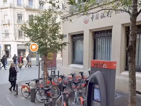 lyon 69001 - rue pizay - proximité immédiate métro hôtel de