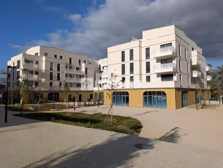 parking / box plaisir 15 m2