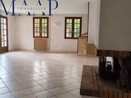 maison 4 chambres 130m²  terrain 1300m²  garage