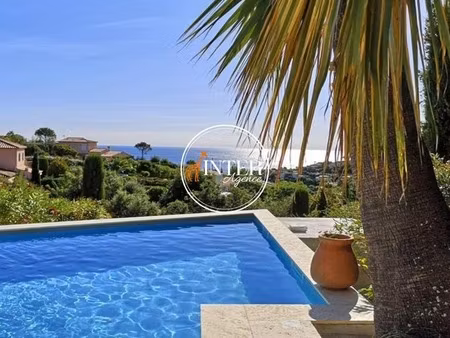 villa de standing à les issambres