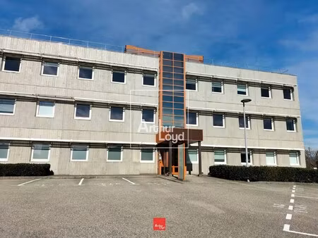 location local professionnel 329m² echirolles 38130
