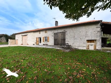 vente maison 7 pièces 205.39 m² à le grand-madieu (16450)  210 400 €