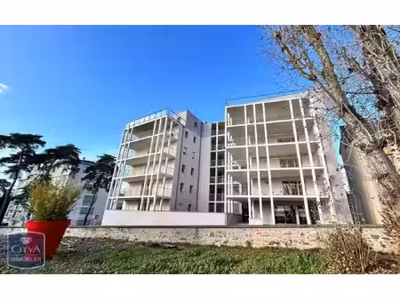 local professionnel à louer - laval (53) - 925€