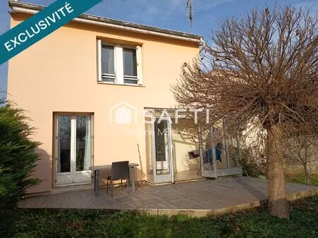 située dans la charmante ville de prissé   cette maison rénovée est idéale pour une famill