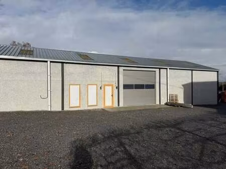 entrepot à baillonville à proximité de marche en famenne