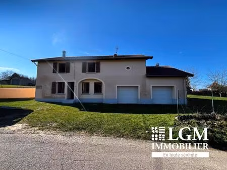 ancienne ferme vosgienne rénovée avec 2 garages  terrasse et fort potentiel – fontenay