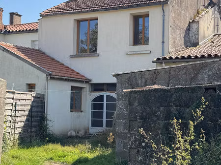 vente maison 4 pièces 92 m² saint-martin-lars-en-sainte-hermine (85210)