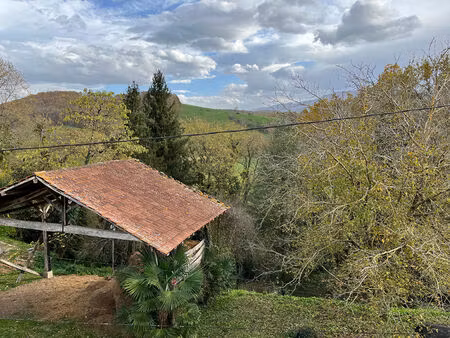 ancienne ferme de 130m2 à rénover  avec un studio de 25m2  gros potentiel