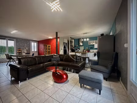 maison bailleau l'eveque 6 pièces 122m² avec piscine extérieure