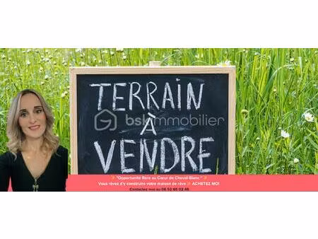 terrain de 600 m² à cheval-blanc