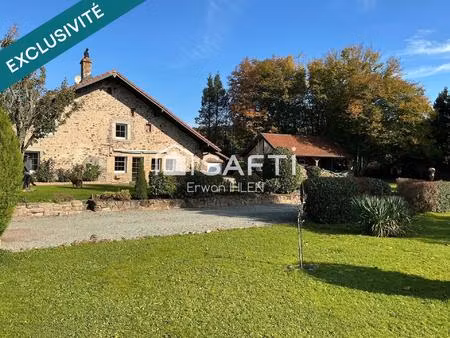 maison 230m²  6 pièces 3 chambres dépendances 7000m² de terrain.