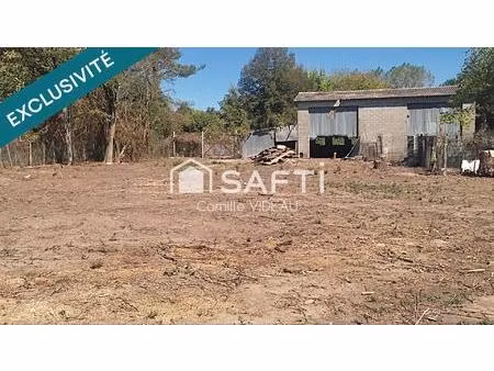 terrain de 9663m2 avec 400m2 de bâtiments