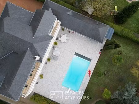 villa contemporaine avec piscine & spa : l'élégance d'une vie dedans-dehors  au coeur de p