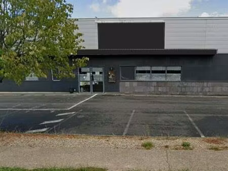 location commerce poitiers 335 m²