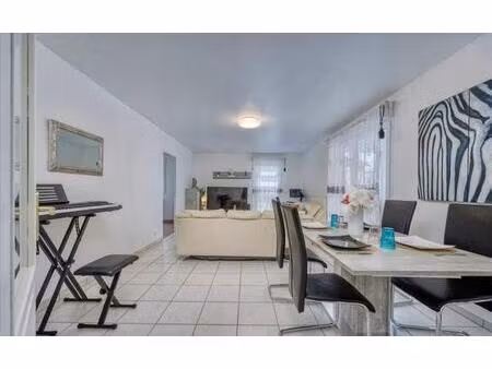 location appartement 4 pièces 92 m² à ornex (01210)