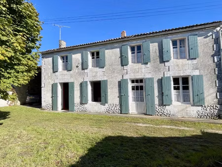 vente maison 5 pièces 143 m² dœuil-sur-le-mignon (17330)