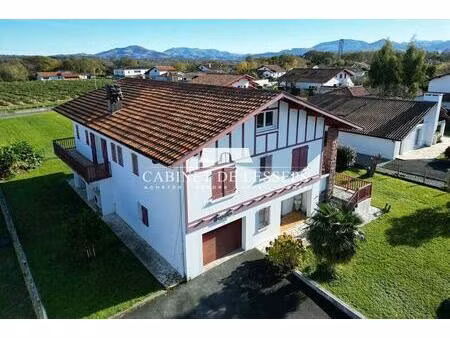 maison authentique basque de 150 m2 avec appartement t3 inde