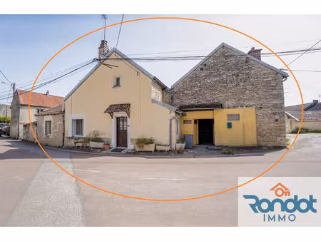 maison de village 5 pieces/3 chambres/130 m2 environ