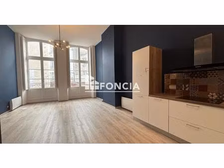 grand studio rénové hyper centre-ville