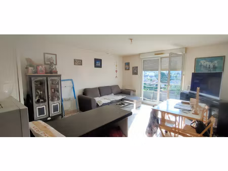 vichy - appartement de type f2 avec stationnement en sous so